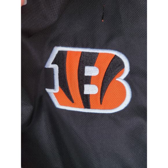 Cincinnati Bengals NFL Windbreaker Jacket Mens L Reversible Fleece 1/4 Zip *Hole - Picture 4 of 9
